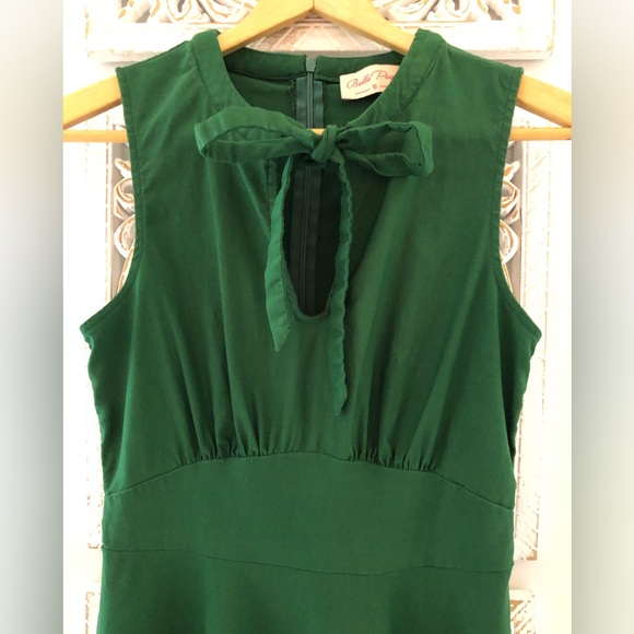 ❗️❗️SOLD❗️❗️Retro fit flare a line dress - Picture 4 of 6